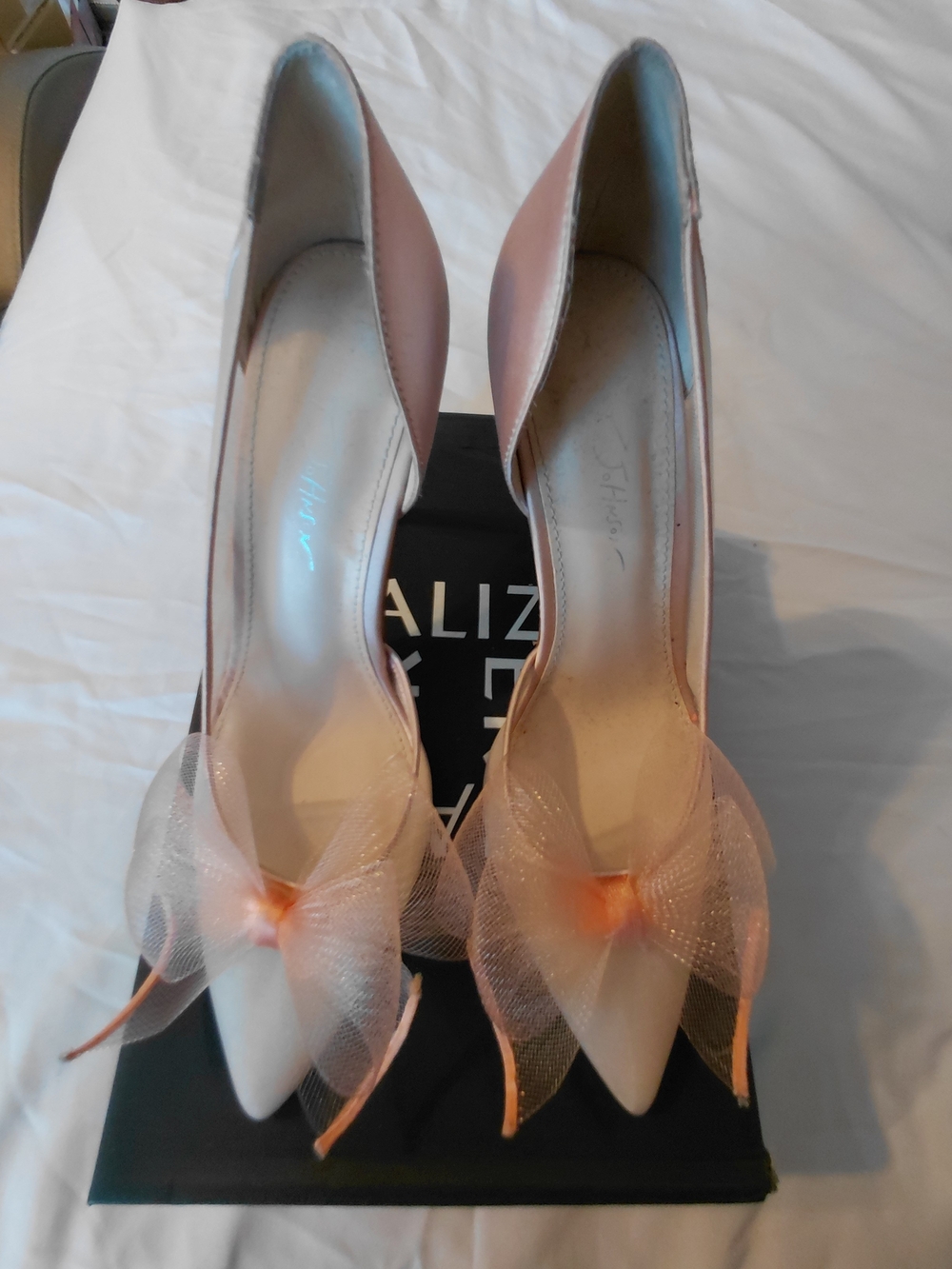 Betsey Johnson Blush Pink Pointed Toe Heels with Tulle Bow - Picture 1 of 4